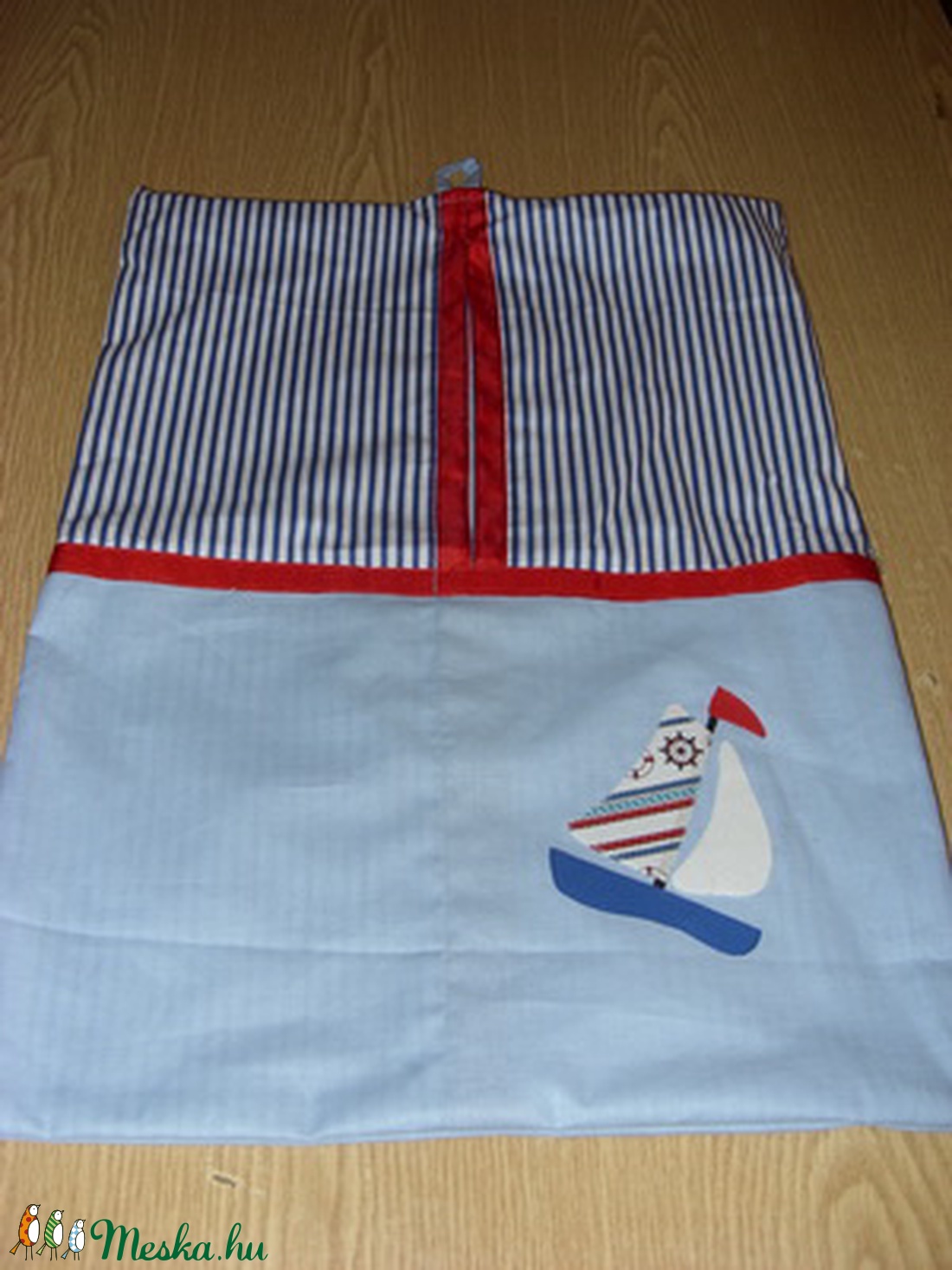 Ovis ruha zsák vállfás - patchwork ovis jel applikációval - játék & sport - ovis felszerelés - Meska.hu Ovis ruha zsák vállfás - patchwork ovis jel applikációval - játék & sport - ovis felszerelés - Meska.hu