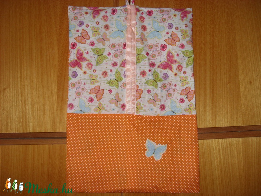 Csajos Szóló Ovis ruhazsák - Tündéres -cicás - lepkés 100% pamut 55 x 40 cm - játék & sport - ovis felszerelés - Meska.hu Csajos Szóló Ovis ruhazsák - Tündéres -cicás - lepkés 100% pamut 55 x 40 cm - játék & sport - ovis felszerelés - Meska.hu