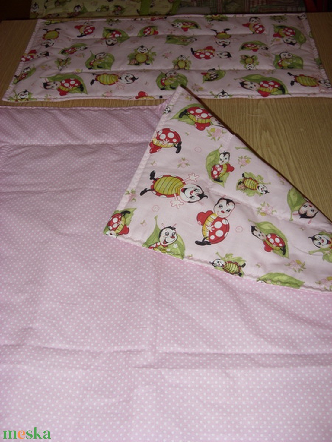 Bébi ágynemű - bélelt - Mosolygós baba katicák - Ajándékba is - Bébi 1 - baba ágynemű szett design textilekből - otthon & életmód - babaszoba, gyerekszoba - baba ágynemű - Meska.hu Bébi ágynemű - bélelt - Mosolygós baba katicák - Ajándékba is - Bébi 1 - baba ágynemű szett design textilekből - otthon & életmód - babaszoba, gyerekszoba - baba ágynemű - Meska.hu