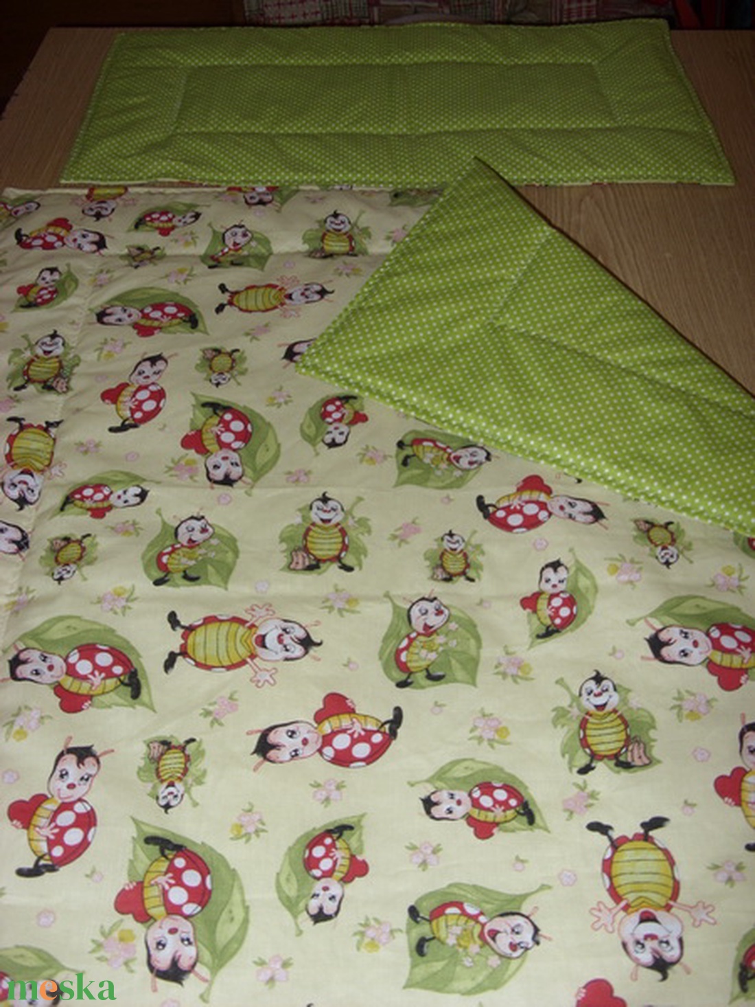 Bébi ágynemű - bélelt - Mosolygós baba katicák - Ajándékba is - Bébi 1 - baba ágynemű szett design textilekből - otthon & életmód - babaszoba, gyerekszoba - baba ágynemű - Meska.hu Bébi ágynemű - bélelt - Mosolygós baba katicák - Ajándékba is - Bébi 1 - baba ágynemű szett design textilekből - otthon & életmód - babaszoba, gyerekszoba - baba ágynemű - Meska.hu