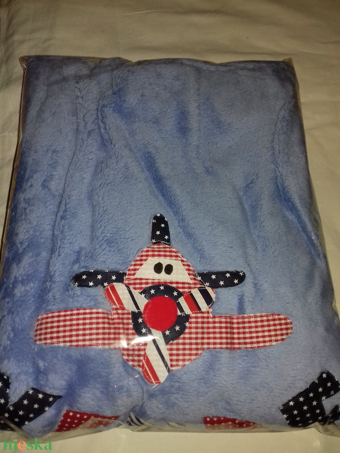Baba takaró patchwork applikációval Repülős Cuki pihe-puha baba takaró - otthon & életmód - babaszoba, gyerekszoba - babatakaró, gyerek pléd - Meska.hu Baba takaró patchwork applikációval Repülős Cuki pihe-puha baba takaró - otthon & életmód - babaszoba, gyerekszoba - babatakaró, gyerek pléd - Meska.hu
