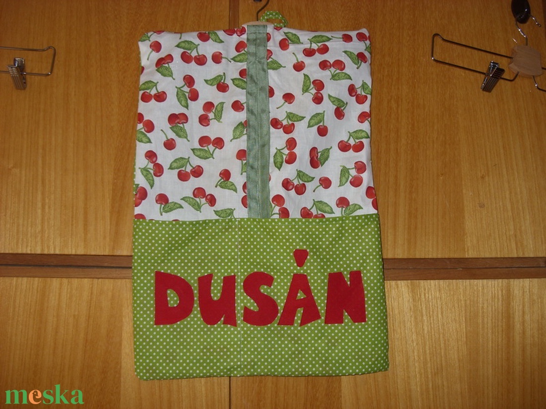 2 db-os ovis ruha-és tornazsák szett cseresznyés, tulipános, lepkés, almás, katica vállfás és akasztófüles   100% pamut  - játék & sport - ovis felszerelés - ovis szett (zsák és tornazsák) - Meska.hu