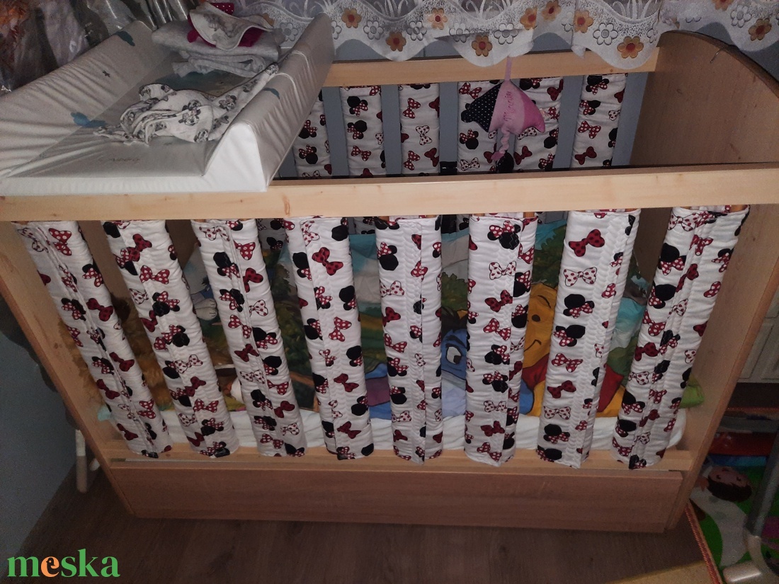 Egyedi megrendelés - bélelt, tépőzáras magasított fejvédő rácsvédő - 100% pamut textilből - otthon & életmód - babaszoba, gyerekszoba - rácsvédő & baldachin - Meska.hu Egyedi megrendelés - bélelt, tépőzáras magasított fejvédő rácsvédő - 100% pamut textilből - otthon & életmód - babaszoba, gyerekszoba - rácsvédő & baldachin - Meska.hu