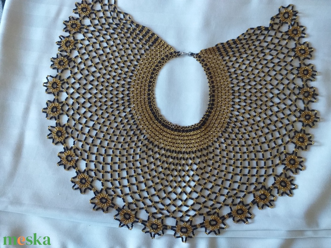 Nagyvirágos gyöngygallér - ékszer - nyaklánc - nyakpánt, gallér - Meska.hu Nagyvirágos gyöngygallér - ékszer - nyaklánc - nyakpánt, gallér - Meska.hu