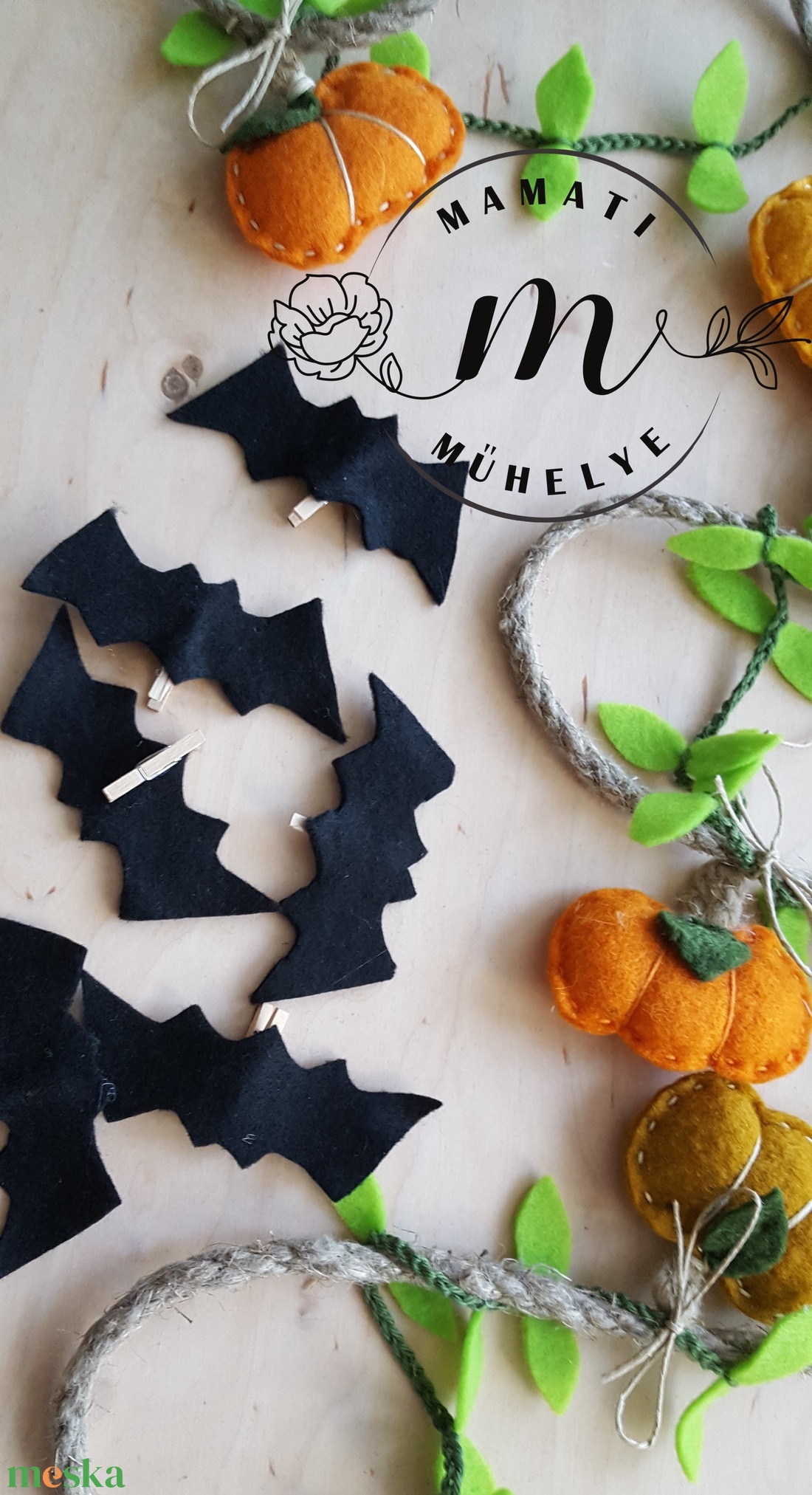 Átalakítható tökös girland, füzér, denevér,halloween dekoróció, - otthon & lakás - dekoráció - falra akasztható dekor - Meska.hu Átalakítható tökös girland, füzér, denevér,halloween dekoróció, - otthon & lakás - dekoráció - falra akasztható dekor - Meska.hu