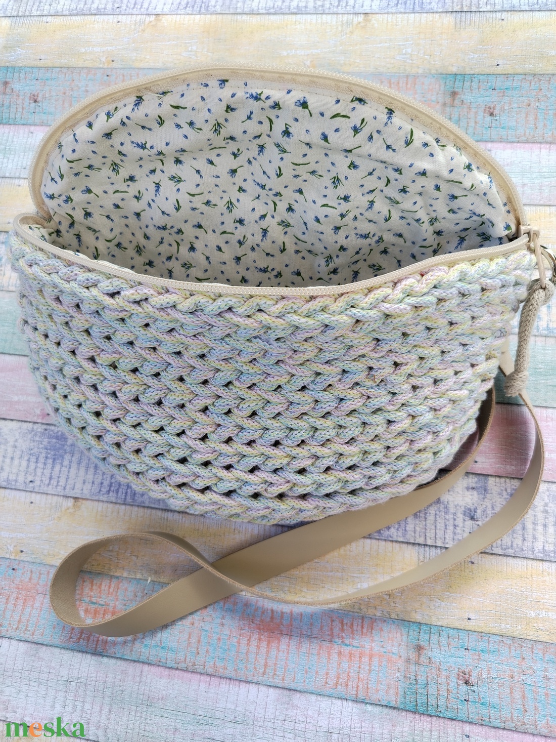 Horgolt crossbody - táska & tok - kézitáska & válltáska - vállon átvethető táska - Meska.hu Horgolt crossbody - táska & tok - kézitáska & válltáska - vállon átvethető táska - Meska.hu