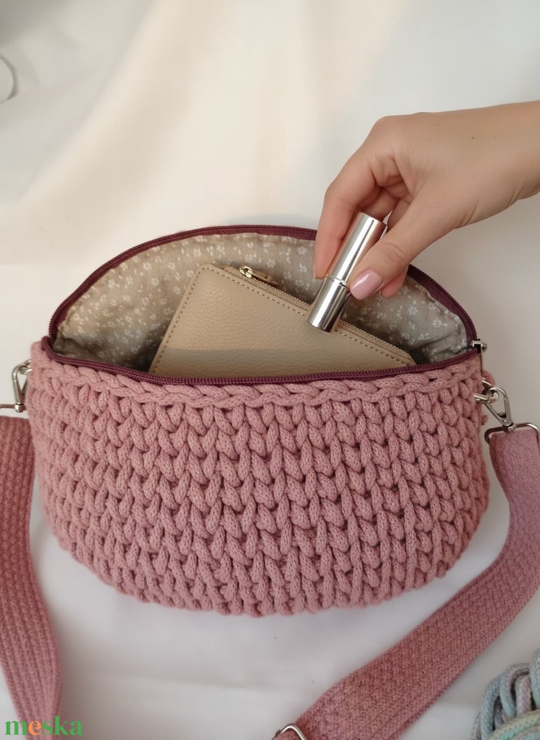 Horgolt crossbody - táska & tok - kézitáska & válltáska - vállon átvethető táska - Meska.hu