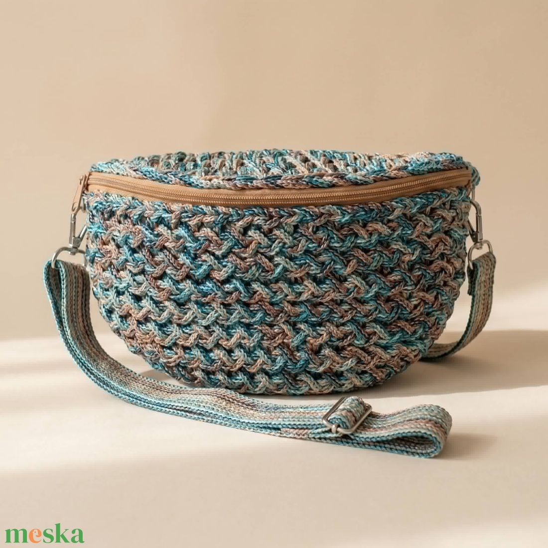 Horgolt crossbody - táska & tok - kézitáska & válltáska - vállon átvethető táska - Meska.hu
