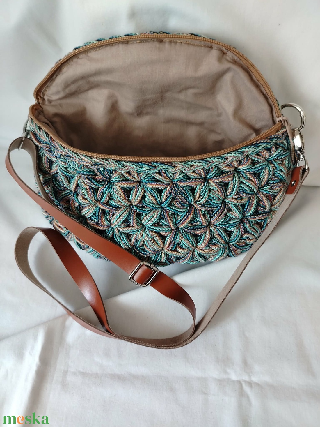 Horgolt crossbody - táska & tok - kézitáska & válltáska - vállon átvethető táska - Meska.hu