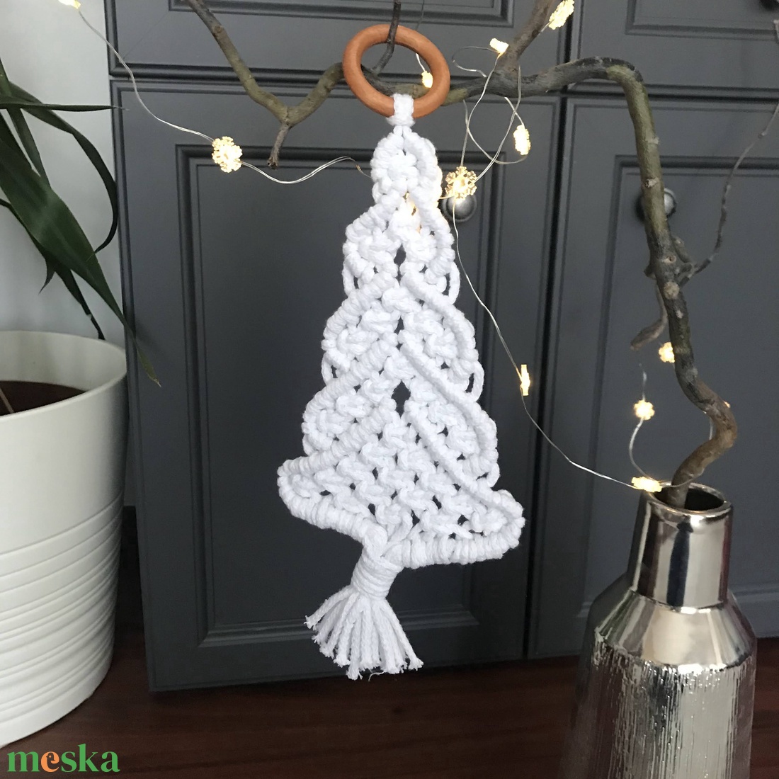  Karácsonyi dísz fehér makramé zsinórfonalból - karácsony - karácsonyi lakásdekoráció - karácsonyfadíszek - Meska.hu