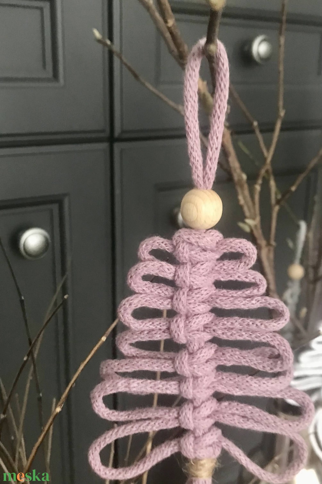  Karácsonyi dísz mályvaszín makramé zsinórfonalból - karácsony - karácsonyi lakásdekoráció - karácsonyfadíszek - Meska.hu