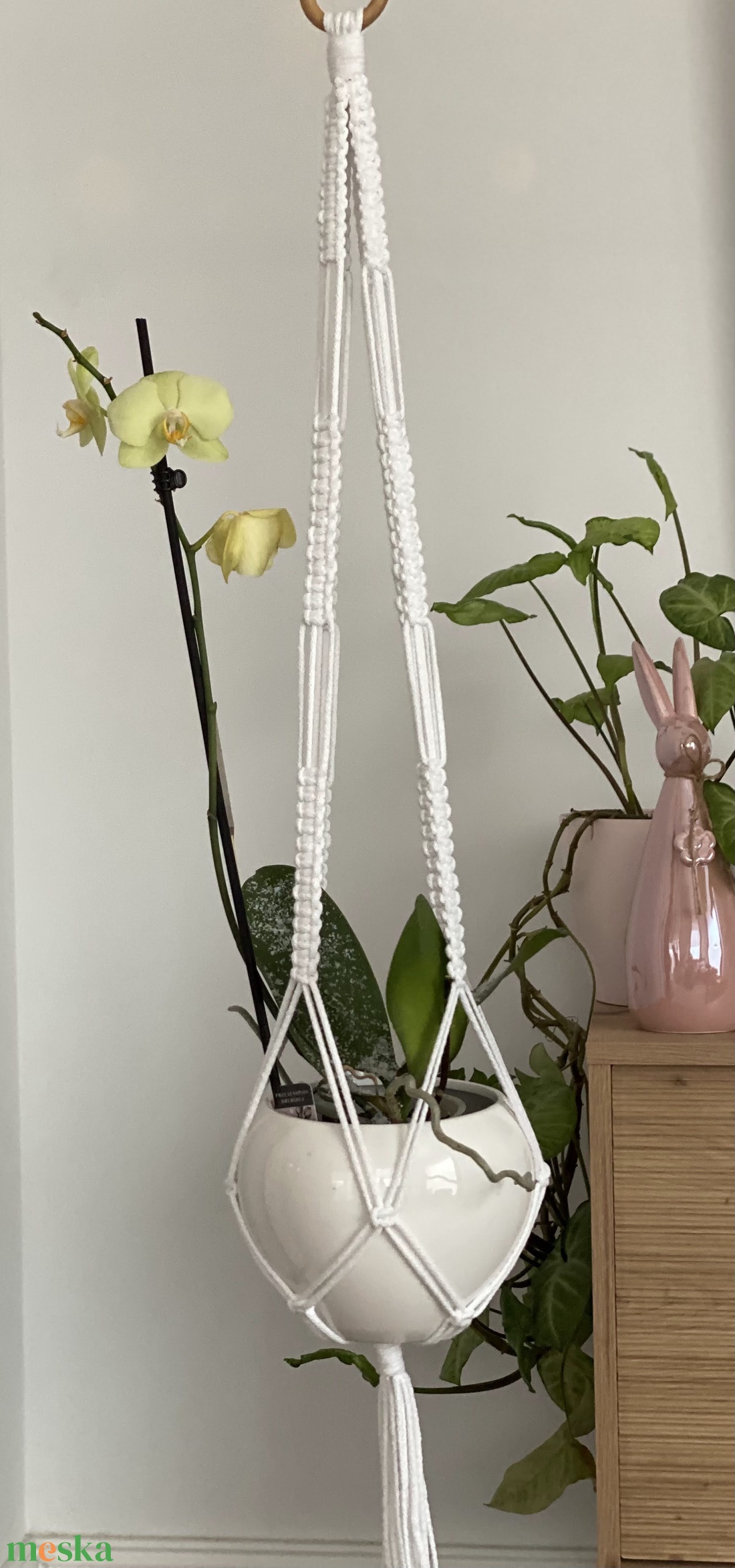Virágtartó, makramé,fehér - otthon & életmód - virágdekoráció - virágtartó - függő virágtartó - Meska.hu