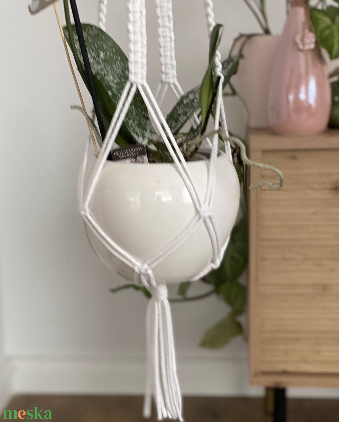 Virágtartó, makramé,fehér - otthon & életmód - virágdekoráció - virágtartó - függő virágtartó - Meska.hu