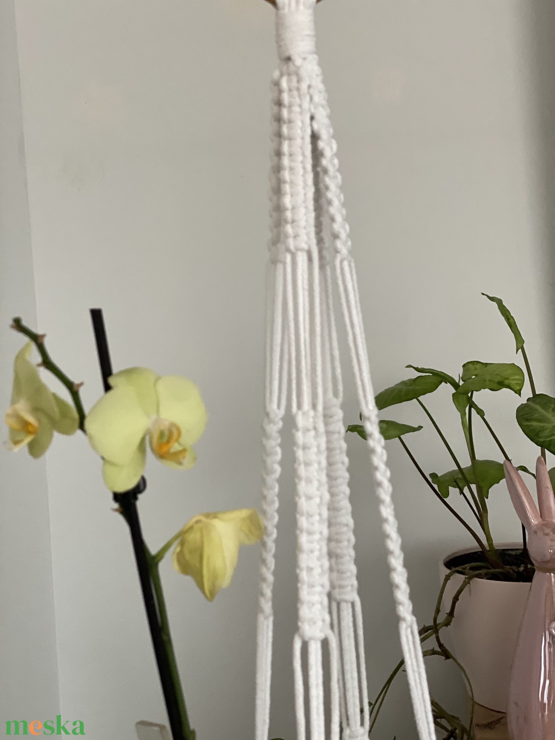 Virágtartó, makramé,fehér - otthon & életmód - virágdekoráció - virágtartó - függő virágtartó - Meska.hu