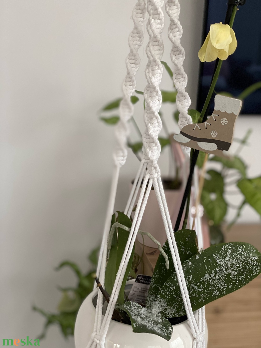 Virágtartó, makramé, fehér  színű - otthon & életmód - virágdekoráció - virágtartó - függő virágtartó - Meska.hu
