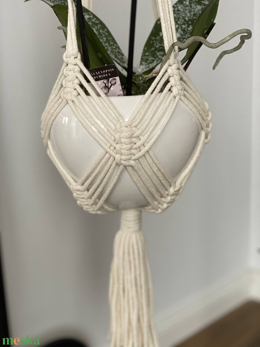 Virágtartó, makramé, bézs színű - otthon & életmód - virágdekoráció - virágtartó - függő virágtartó - Meska.hu