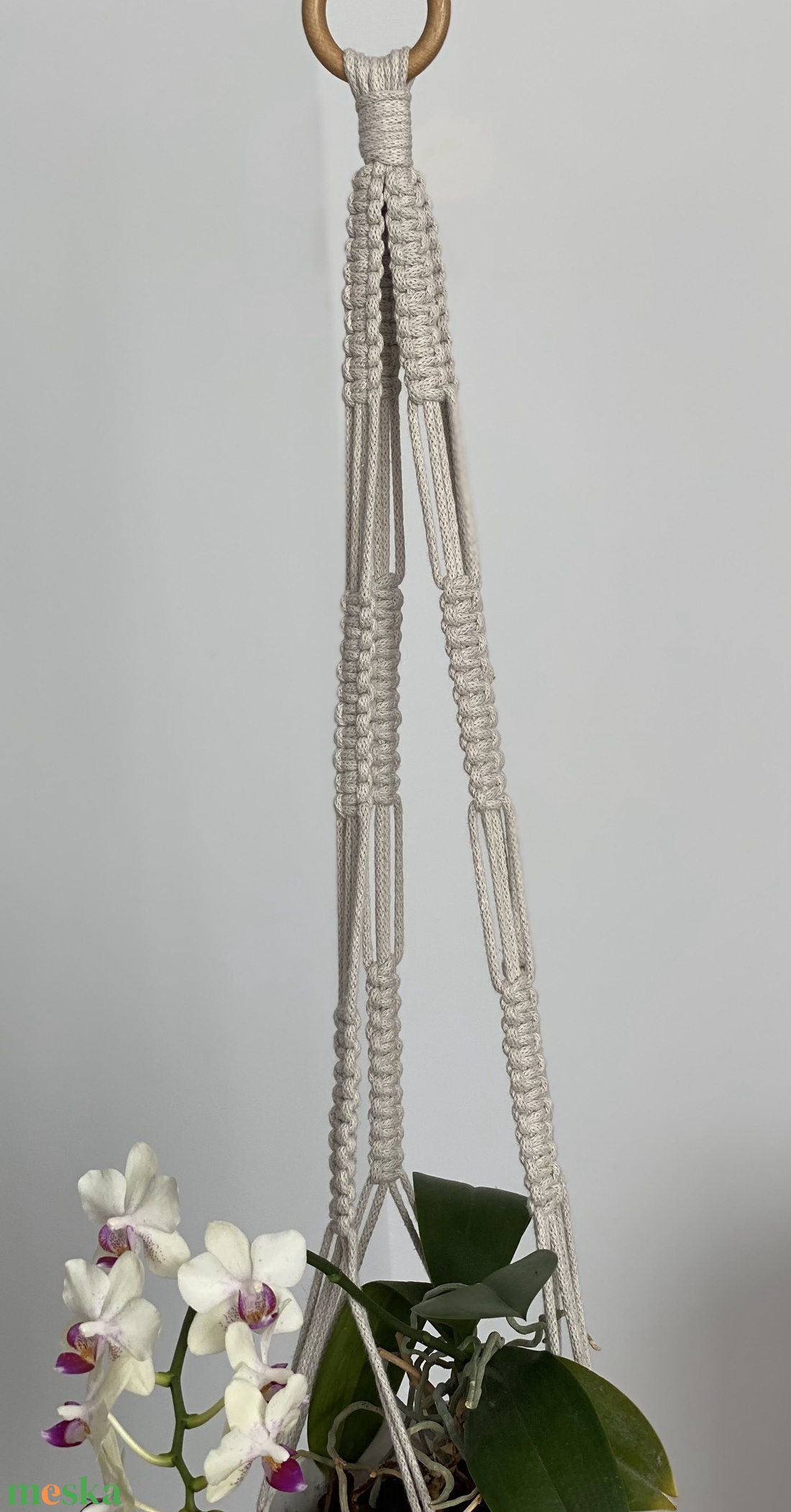 Virágtartó, makramé,világos bézs  színű - otthon & életmód - virágdekoráció - virágtartó - függő virágtartó - Meska.hu