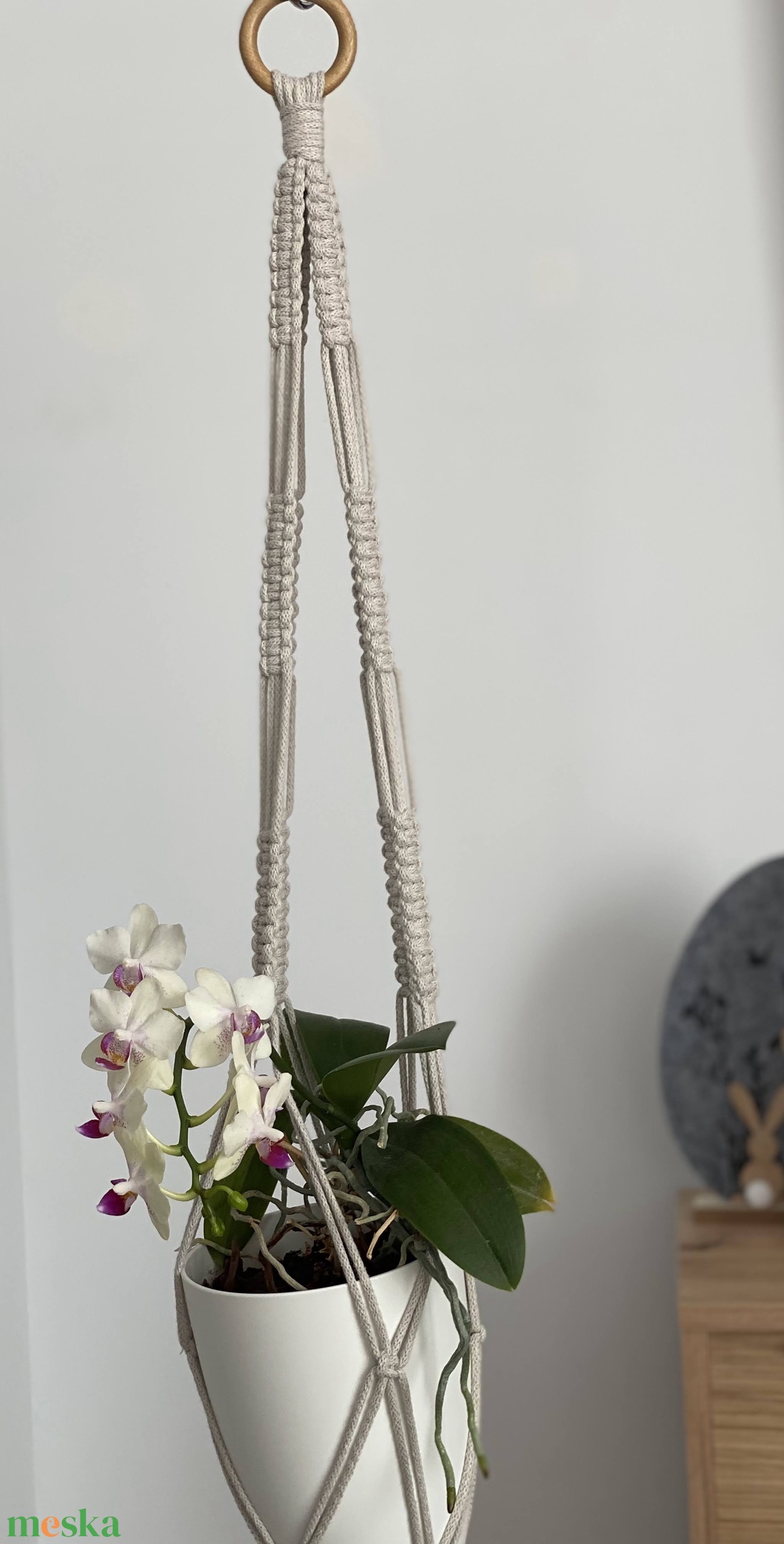 Virágtartó, makramé,világos bézs  színű - otthon & életmód - virágdekoráció - virágtartó - függő virágtartó - Meska.hu