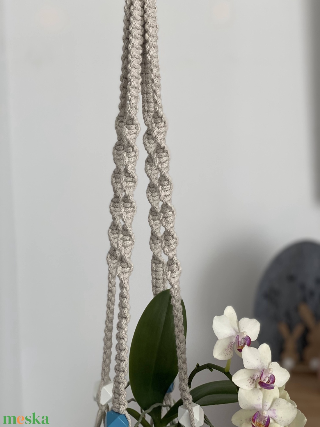 Virágtartó, makramé,világos bézs  színű - otthon & életmód - virágdekoráció - virágtartó - függő virágtartó - Meska.hu