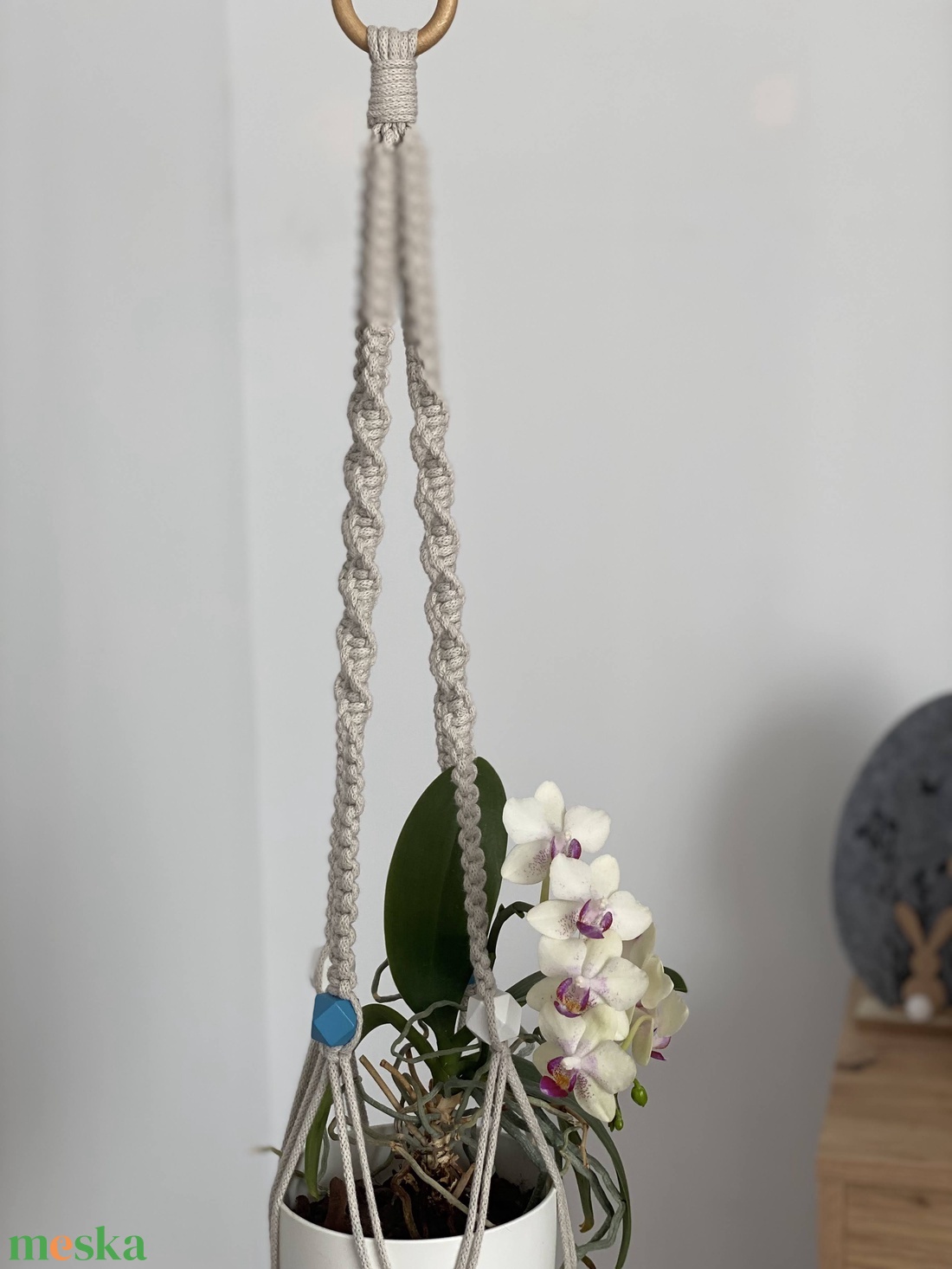 Virágtartó, makramé,világos bézs  színű - otthon & életmód - virágdekoráció - virágtartó - függő virágtartó - Meska.hu