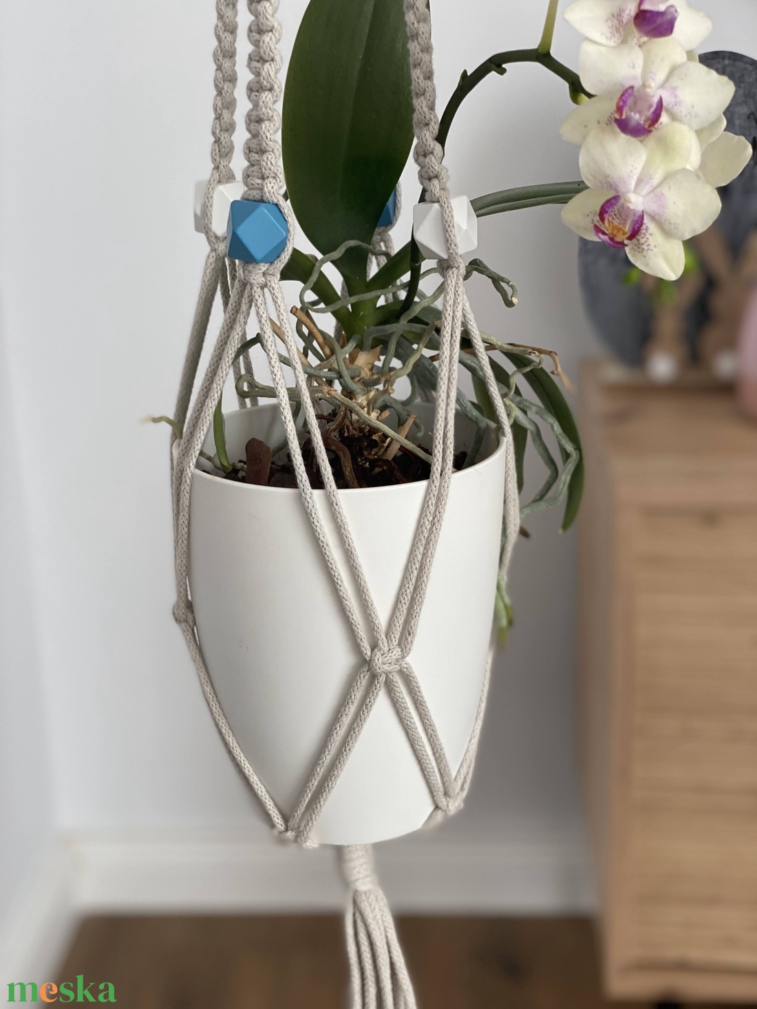 Virágtartó, makramé,világos bézs  színű - otthon & életmód - virágdekoráció - virágtartó - függő virágtartó - Meska.hu