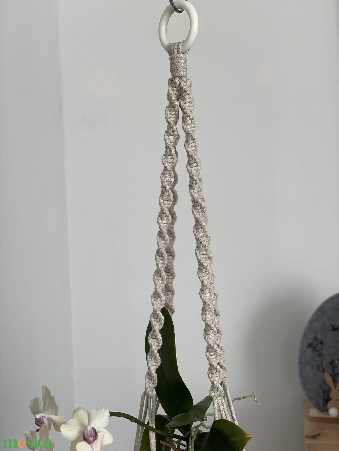 Virágtartó, makramé, világos bézs  színű - otthon & életmód - virágdekoráció - virágtartó - függő virágtartó - Meska.hu