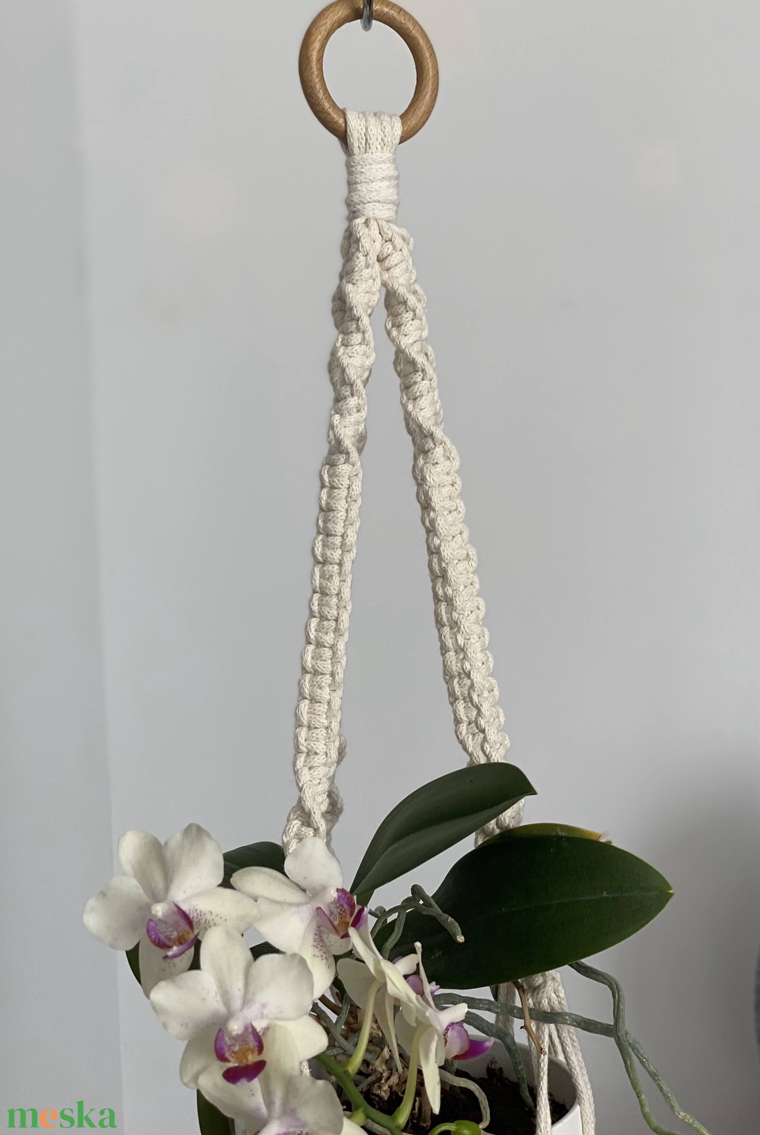 Virágtartó, makramé, krémszínű - otthon & életmód - virágdekoráció - virágtartó - függő virágtartó - Meska.hu
