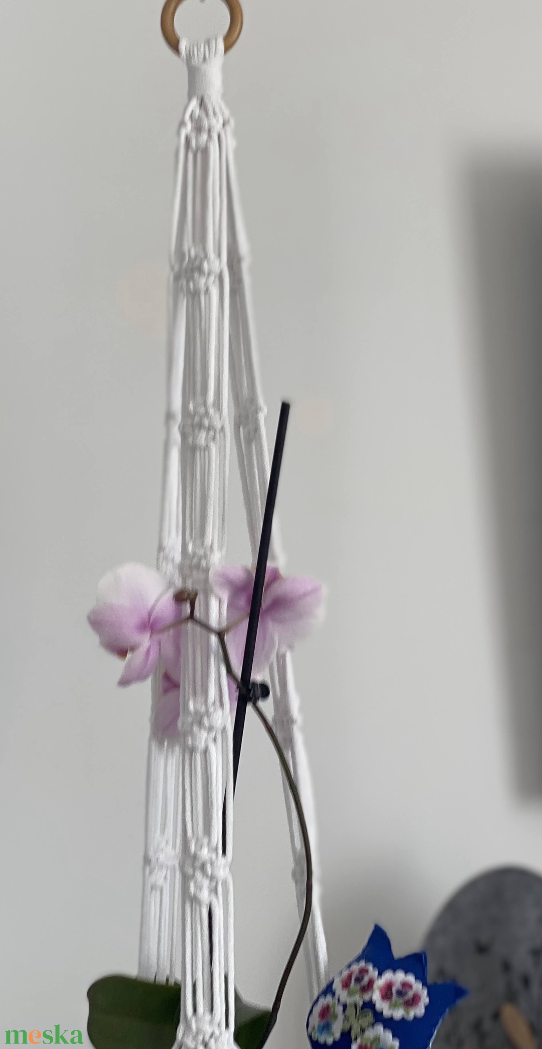 Virágtartó, makramé, fehér színű - otthon & életmód - virágdekoráció - virágtartó - függő virágtartó - Meska.hu