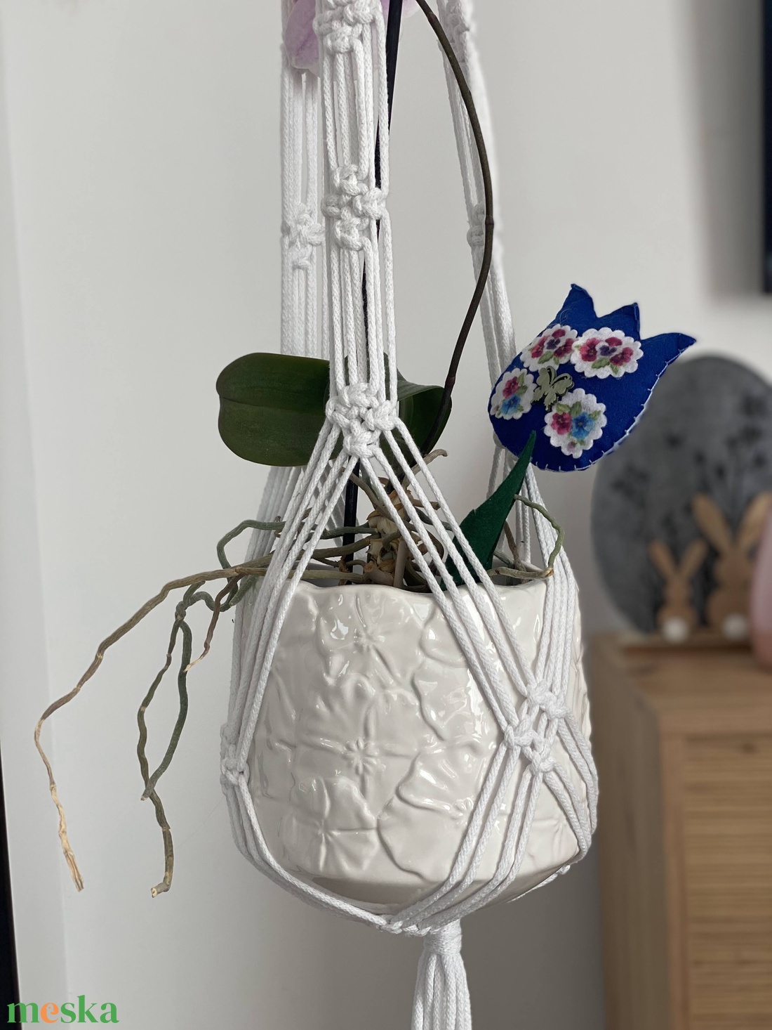 Virágtartó, makramé, fehér színű - otthon & életmód - virágdekoráció - virágtartó - függő virágtartó - Meska.hu