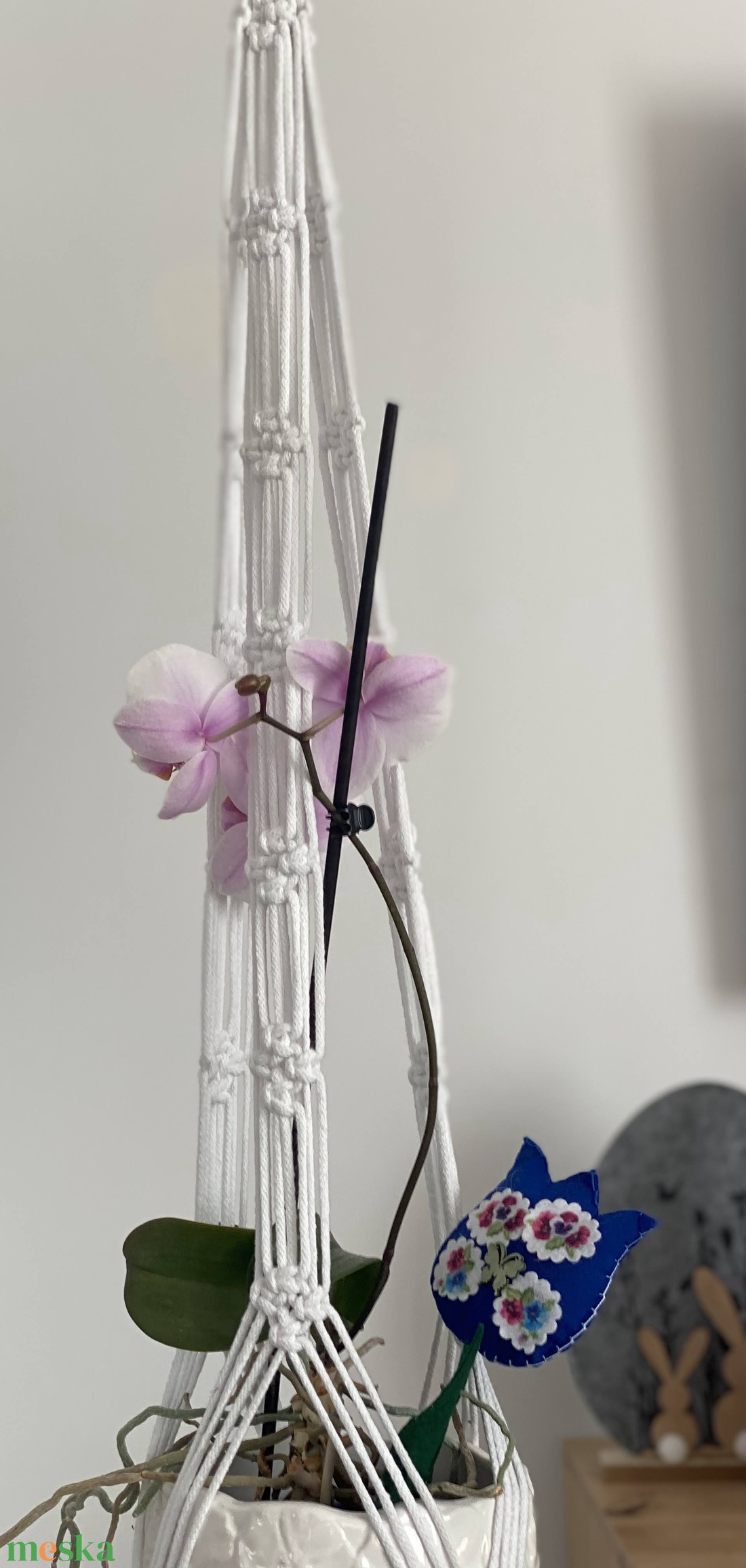 Virágtartó, makramé, fehér színű - otthon & életmód - virágdekoráció - virágtartó - függő virágtartó - Meska.hu