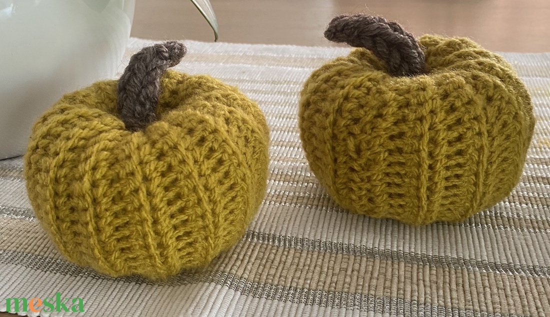 Horgolt haloweeni dísztök - otthon & életmód - dekoráció - halloween - halloweeni tök - Meska.hu