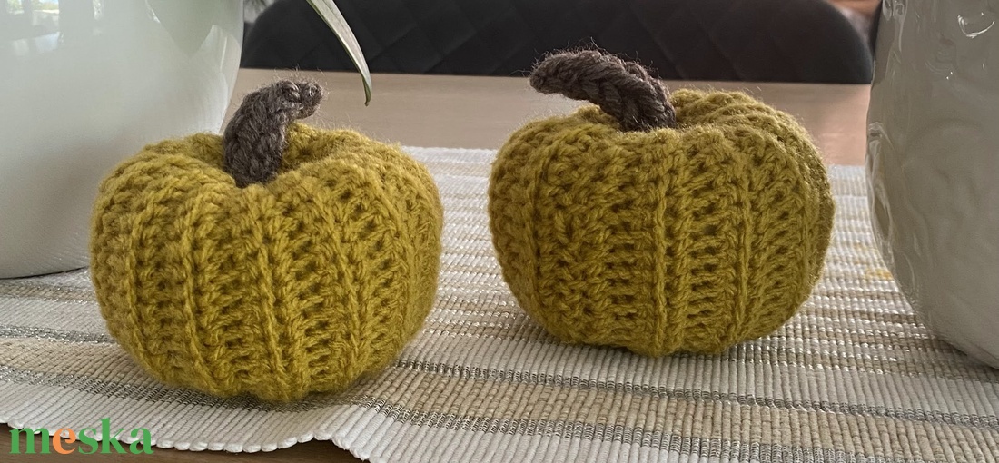 Horgolt haloweeni dísztök - otthon & életmód - dekoráció - halloween - halloweeni tök - Meska.hu