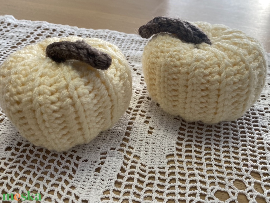 Horgolt haloweeni dísztök - otthon & életmód - dekoráció - halloween - halloweeni tök - Meska.hu