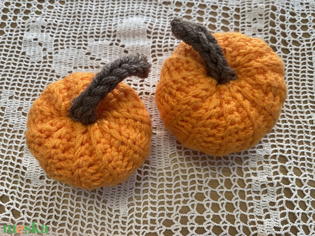 Horgolt haloweeni dísztök - otthon & életmód - dekoráció - halloween - halloweeni tök - Meska.hu