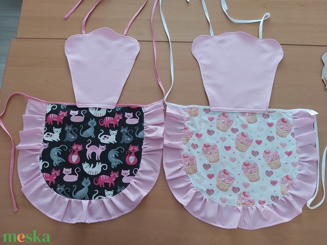 Kötény, asztalterítő, edényfogó, tepsifogó - otthon & életmód - konyhafelszerelés, tálalás - konyhai textil - kötény - Meska.hu Kötény, asztalterítő, edényfogó, tepsifogó - otthon & életmód - konyhafelszerelés, tálalás - konyhai textil - kötény - Meska.hu