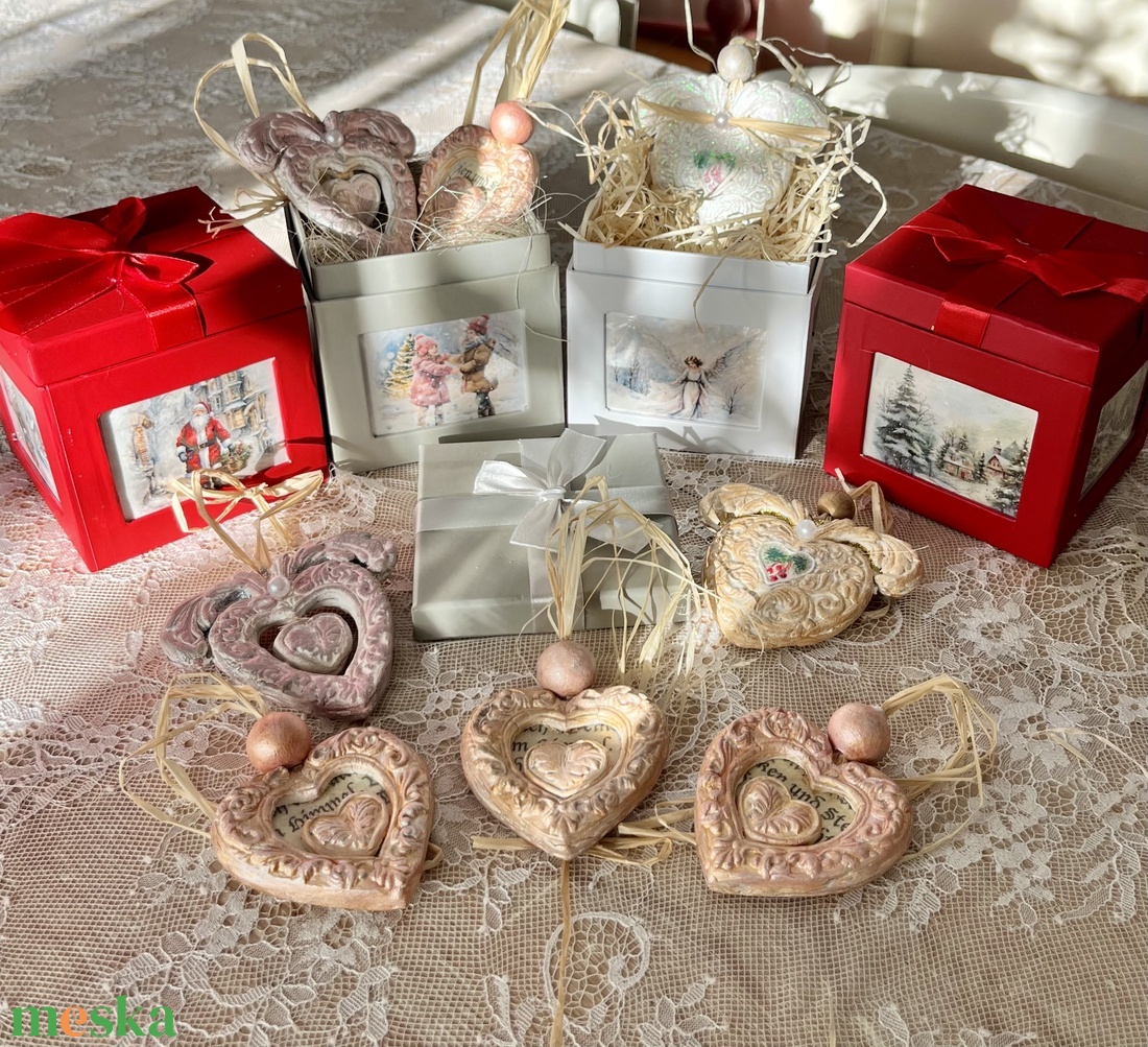 Rendelésre készülő, kézzel festett karácsonyi díszek díszdobozban - karácsony - karácsonyi lakásdekoráció - karácsonyfadíszek - Meska.hu