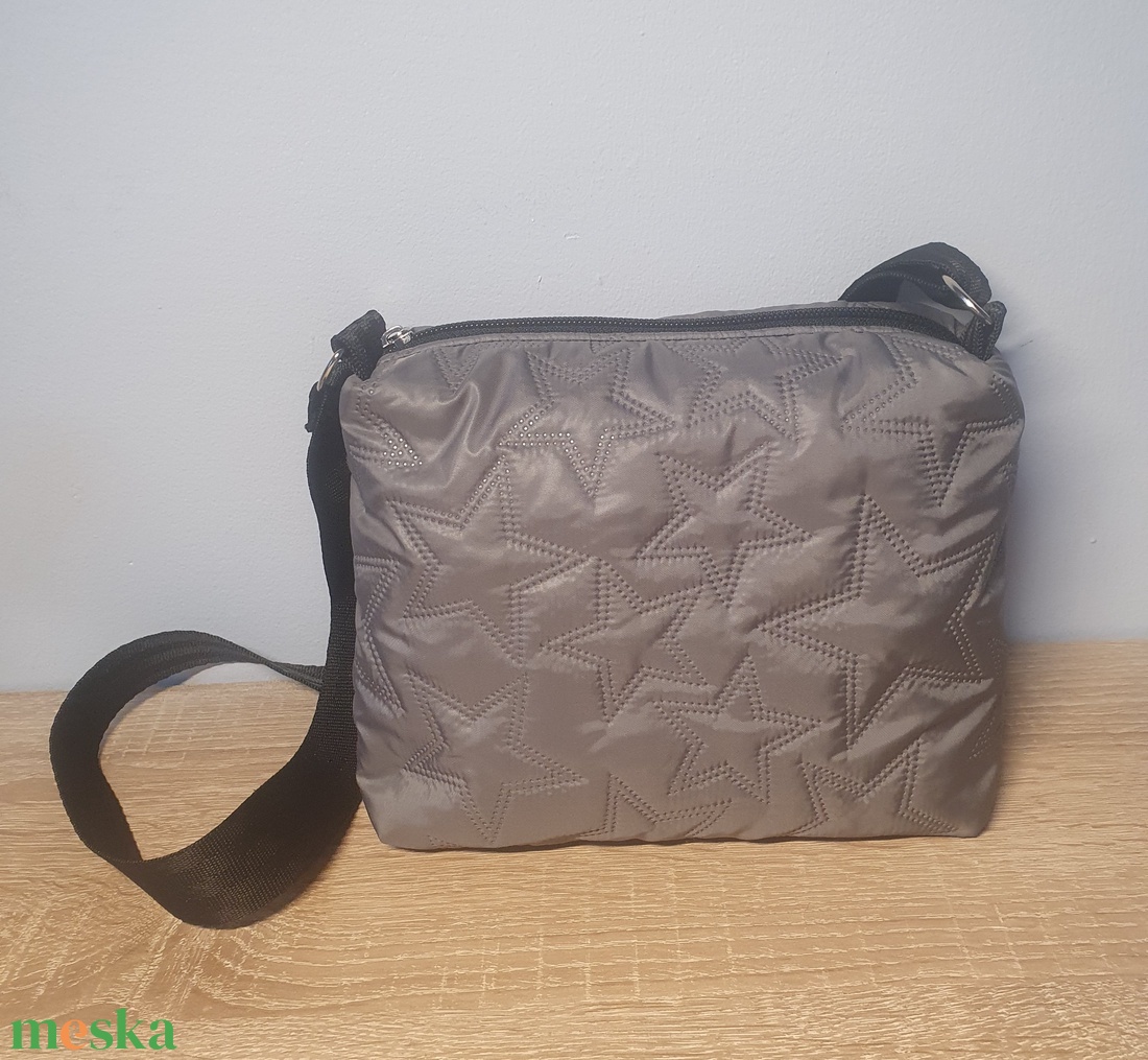 Szürke csillagos táska - táska & tok - kézitáska & válltáska - vállon átvethető táska - Meska.hu