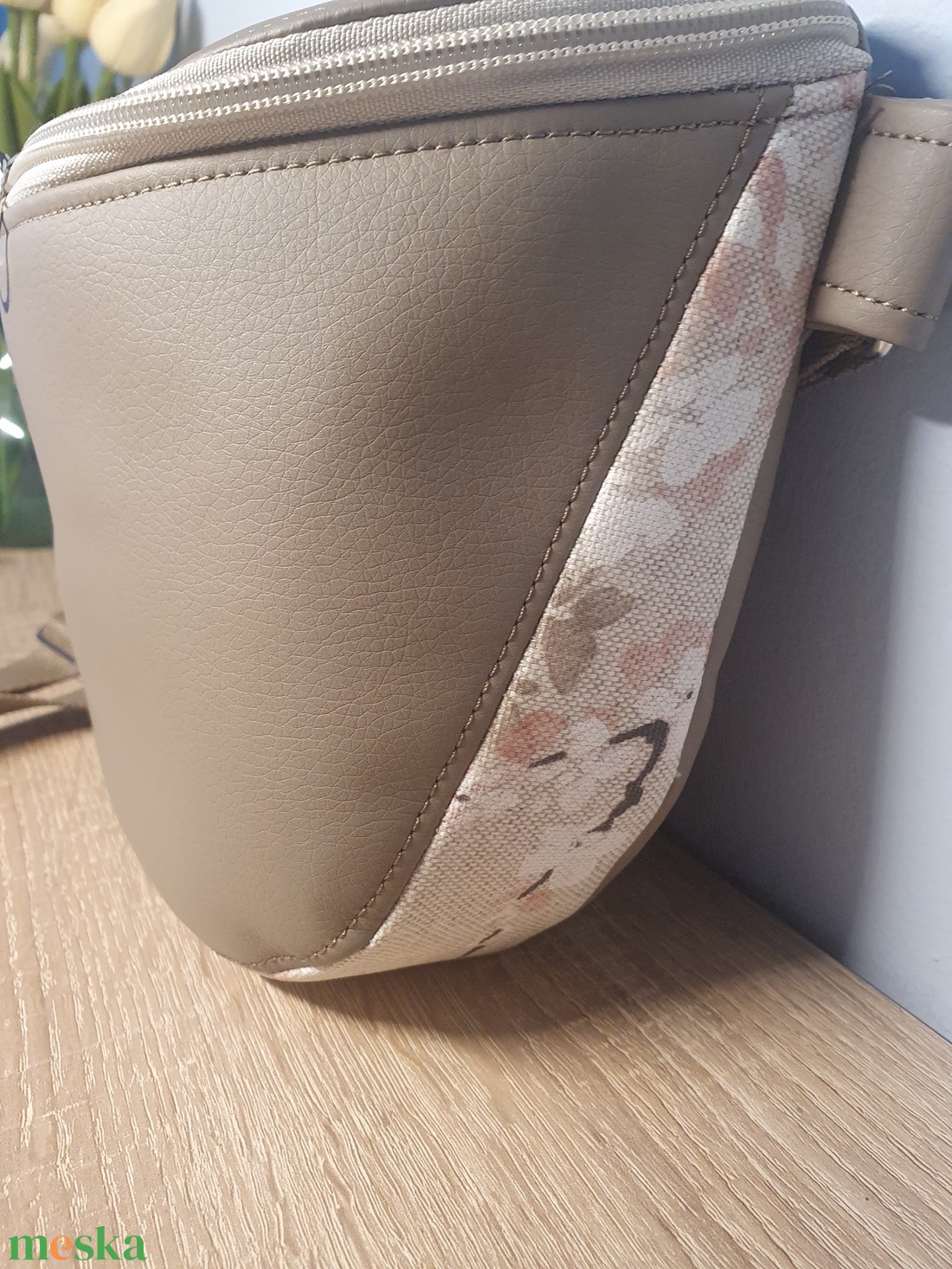 Oldaltáska szürkésbarna-virág mintás - táska & tok - kézitáska & válltáska - vállon átvethető táska - Meska.hu