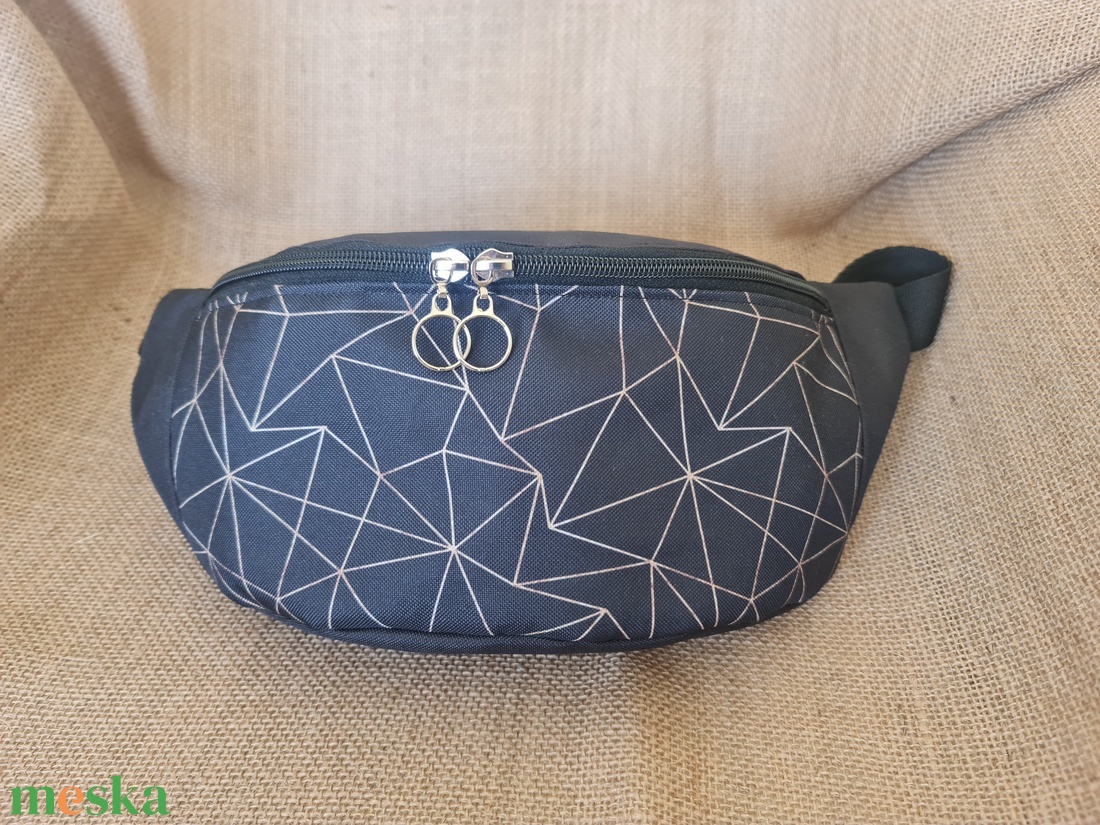 Övtáska fekete-geometriai mintás - táska & tok - övtáska - Meska.hu