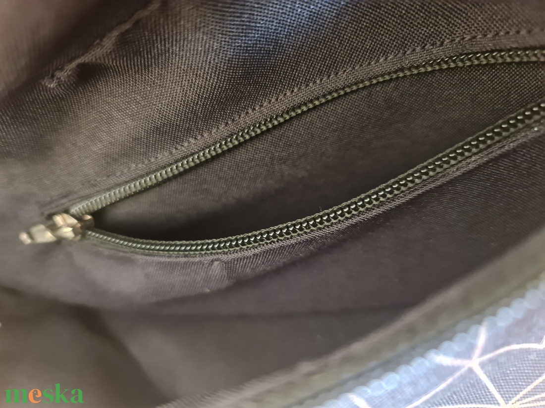 Övtáska fekete-geometriai mintás - táska & tok - övtáska - Meska.hu