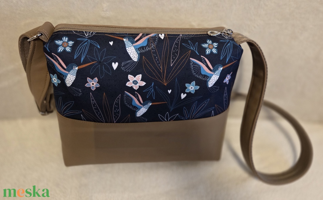 Barna-kolibris oldaltáska - táska & tok - kézitáska & válltáska - vállon átvethető táska - Meska.hu