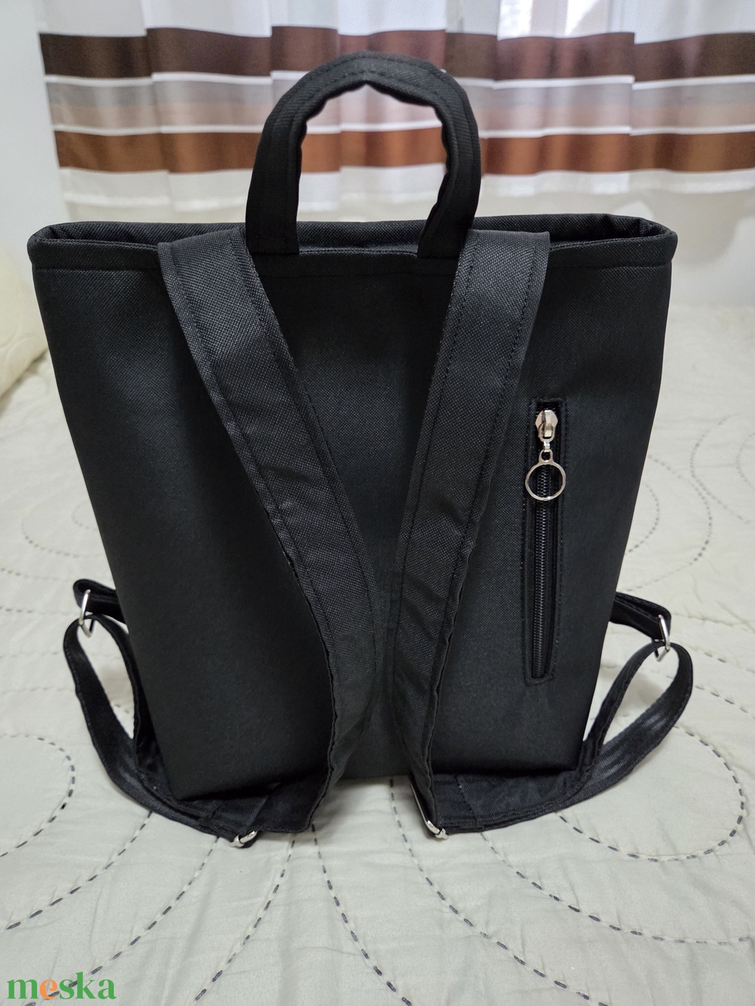 Hátizsák fekete-rózsaszín virágmintás - táska & tok - hátizsák - hátizsák - Meska.hu