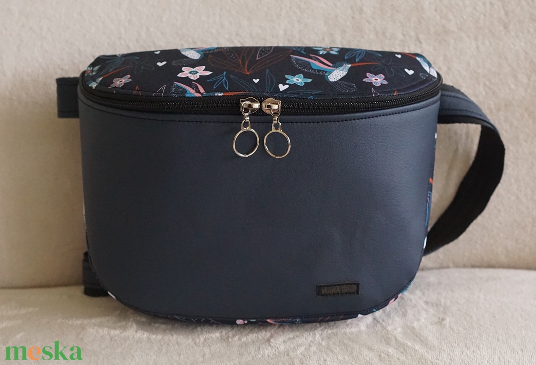 Oldaltáska gránitkék-kolibri mintás - táska & tok - kézitáska & válltáska - vállon átvethető táska - Meska.hu