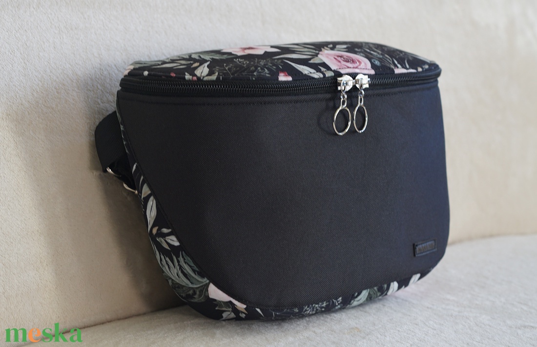 Oldaltáska fekete-mintás - táska & tok - kézitáska & válltáska - vállon átvethető táska - Meska.hu