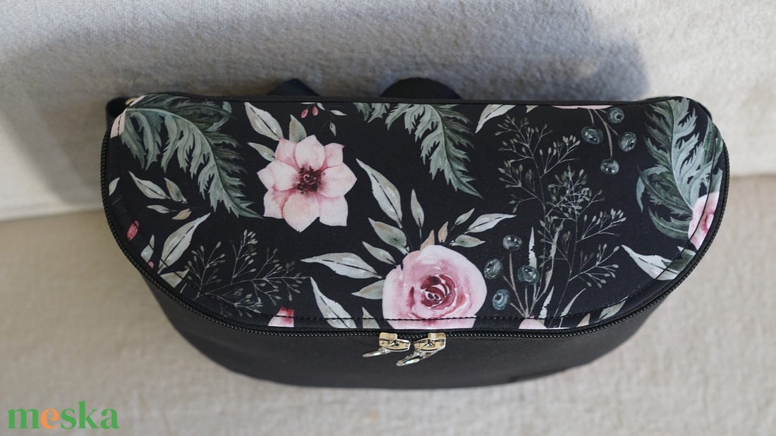 Oldaltáska fekete-mintás - táska & tok - kézitáska & válltáska - vállon átvethető táska - Meska.hu