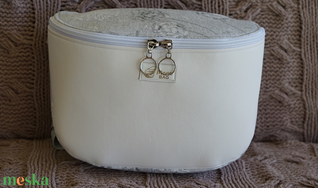 Oldaltáska fehér-szürke pitypangos - táska & tok - kézitáska & válltáska - vállon átvethető táska - Meska.hu