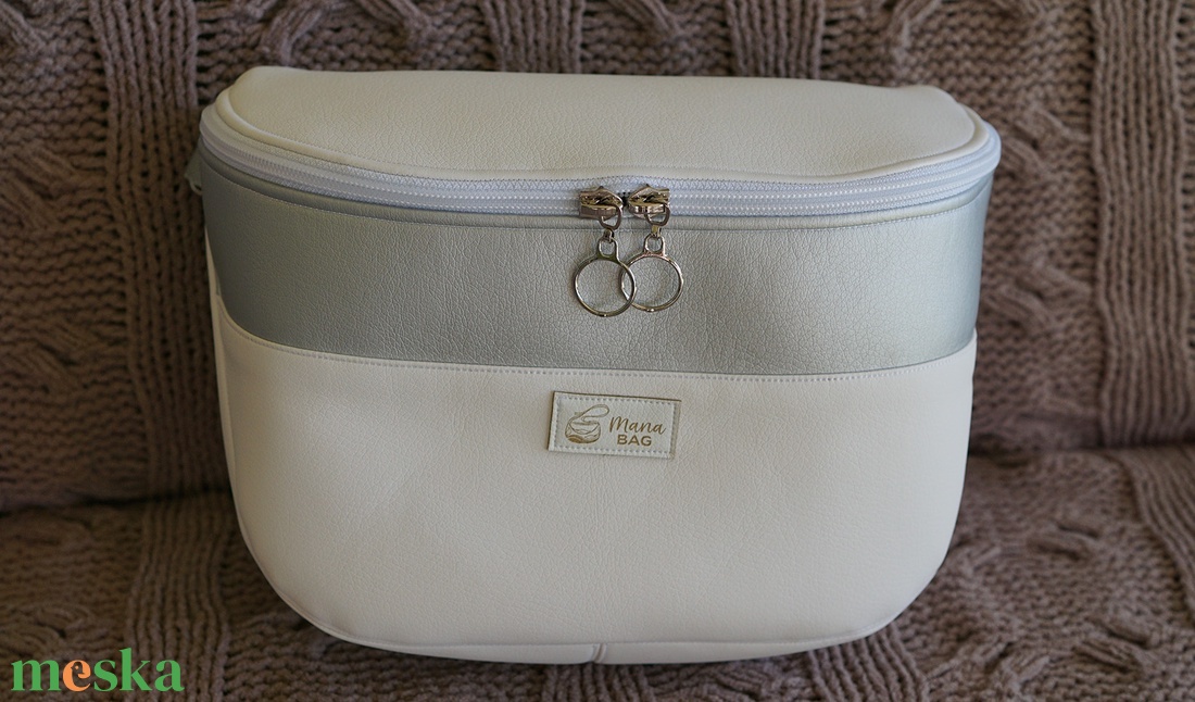 Oldaltáska fehér-ezüst - táska & tok - kézitáska & válltáska - vállon átvethető táska - Meska.hu