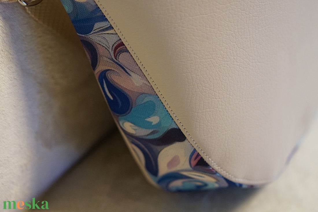 Oldaltáska mandula-kék mintás - táska & tok - kézitáska & válltáska - vállon átvethető táska - Meska.hu