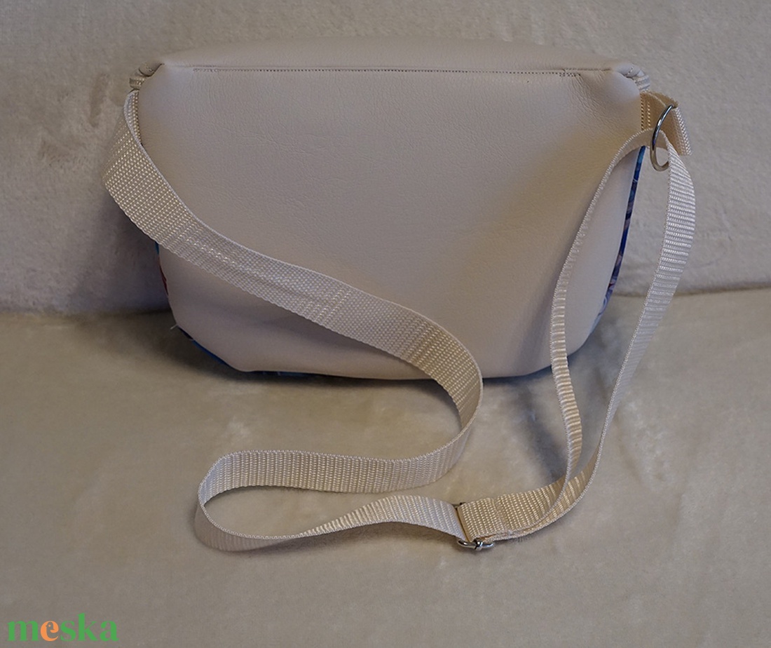 Oldaltáska mandula-kék mintás - táska & tok - kézitáska & válltáska - vállon átvethető táska - Meska.hu