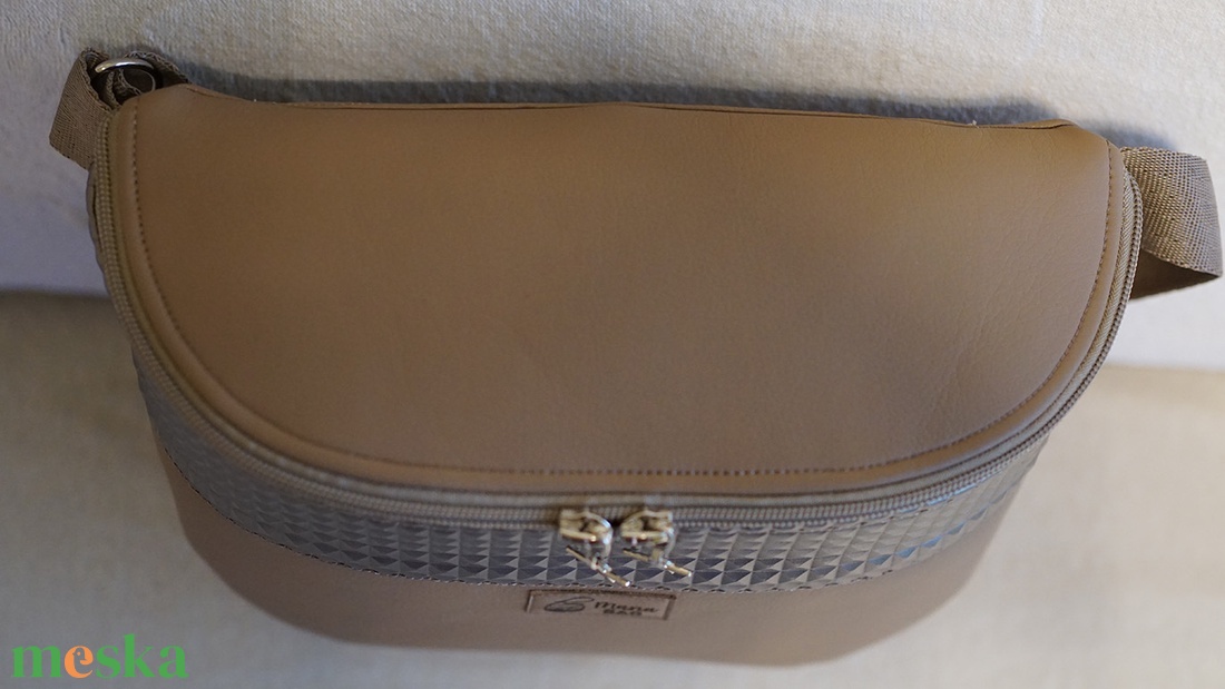 Oldaltáska barna-piramis mintás - táska & tok - kézitáska & válltáska - vállon átvethető táska - Meska.hu